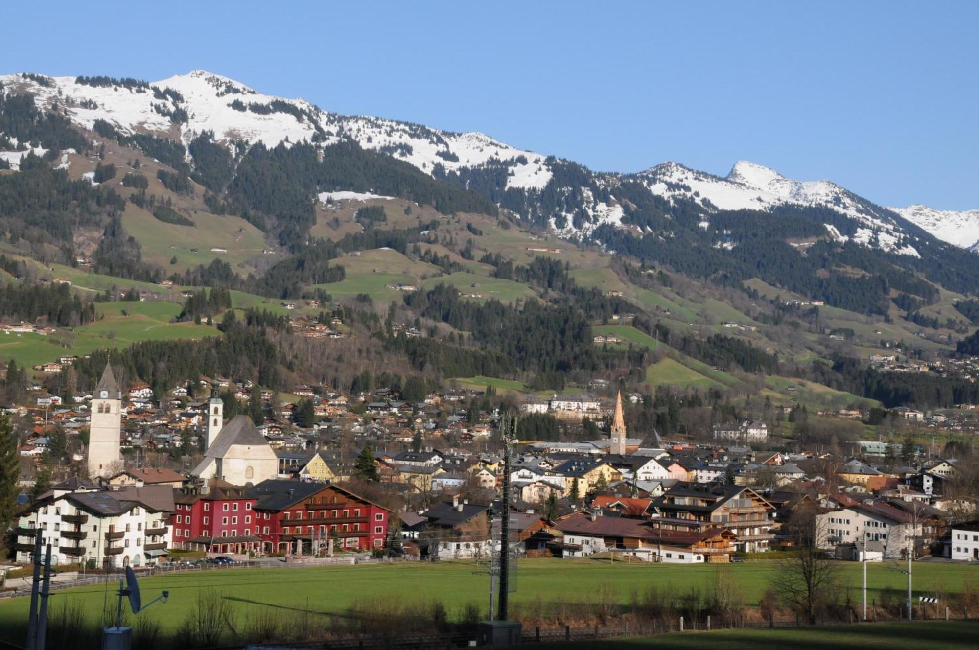 Fruehstueckspension & Appartements Eugenie Kitzbühel Kültér fotó